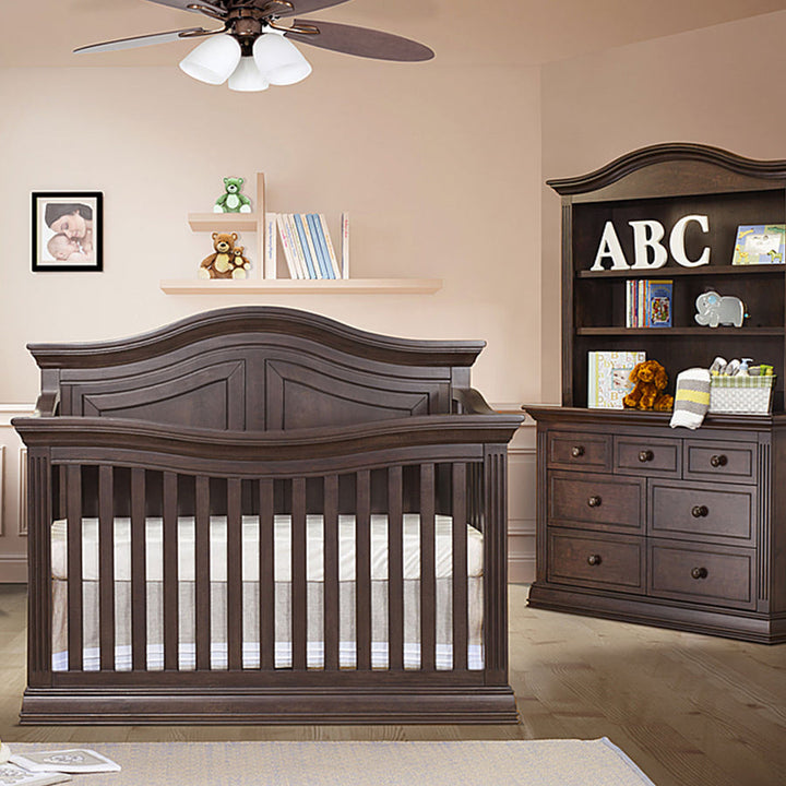 Sorelle Furniture Providence Crib and Dresser Set