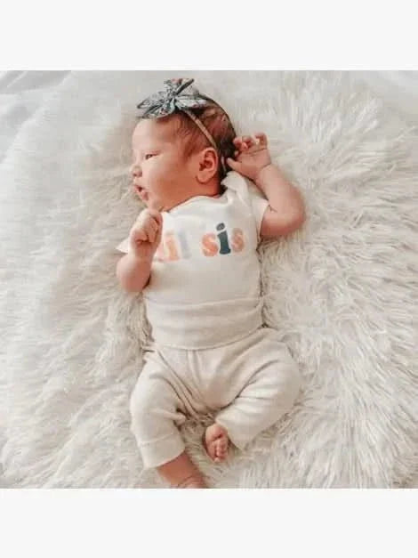 Finn + Emma Organic Baby Onesie - Lil Sis