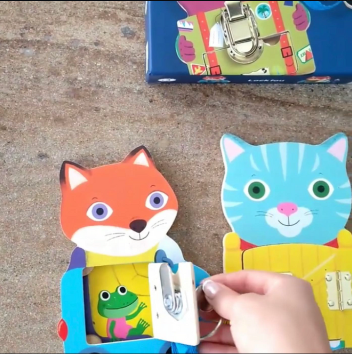 Djeco Locktou Locking/Unlocking Wooden Skill Boards