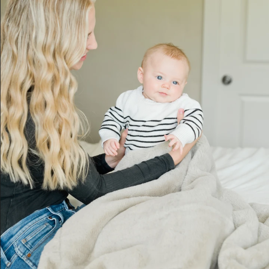 Saranoni Grand Faux Fur Receiving Blanket
