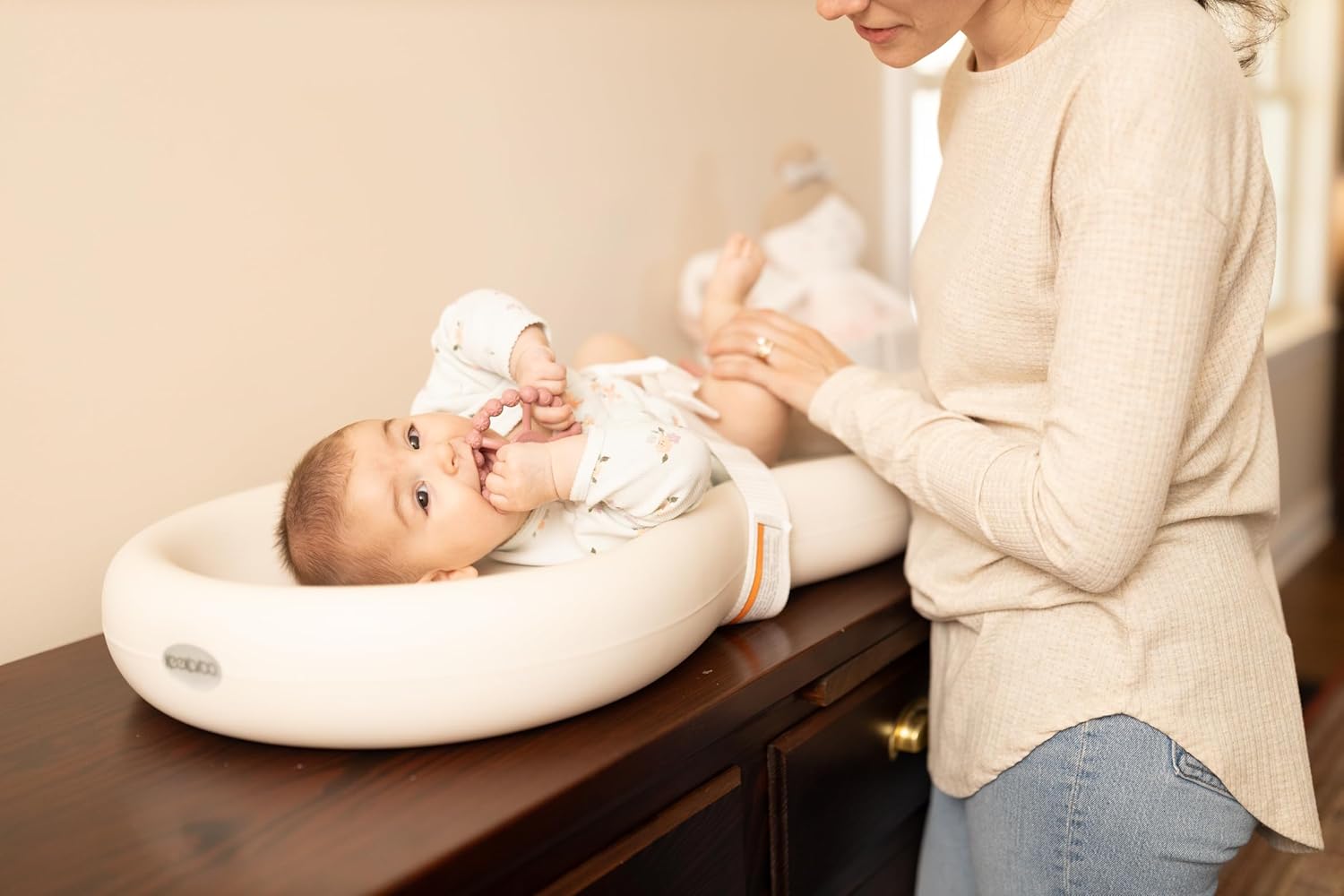 Keekaroo Peanut Changer – Baby Grand