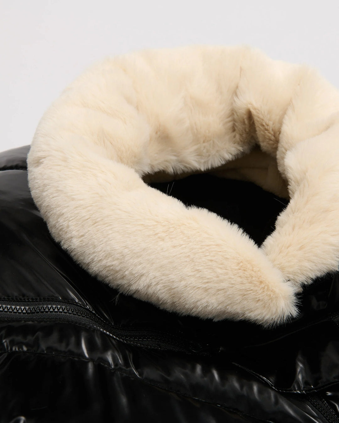 7 A.M. Car Seat Cocoon • Ushuaia - Liquid Shine