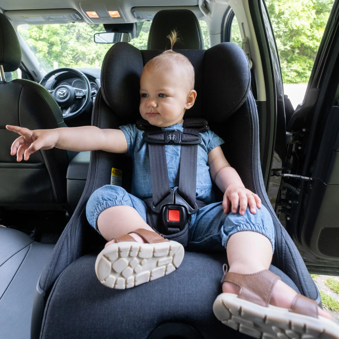 Clek Fllo Convertible Car Seat