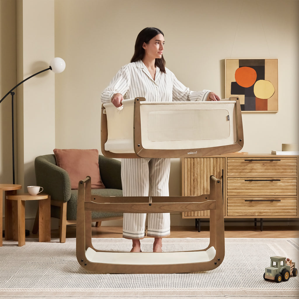 Snuz SnüzPod5 Bedside Crib w/ wheels