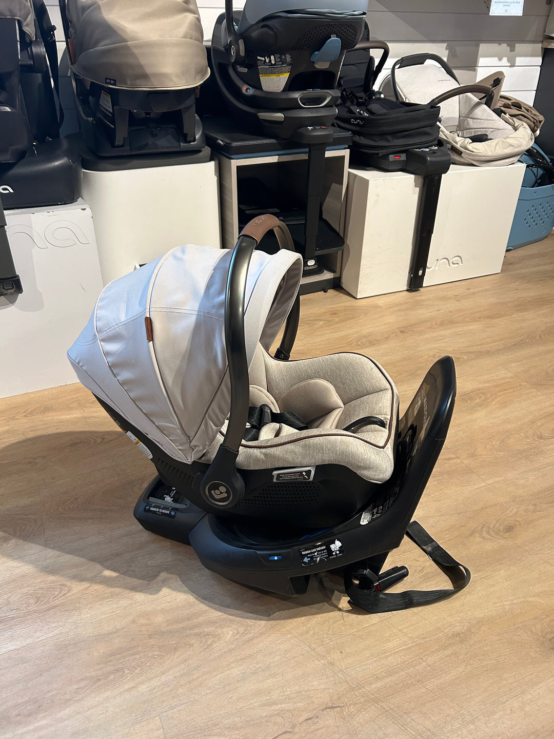 Maxi- Cosi Peri 180° Rotating Infant Car Seat - Desert Wonder | FLOOR MODEL