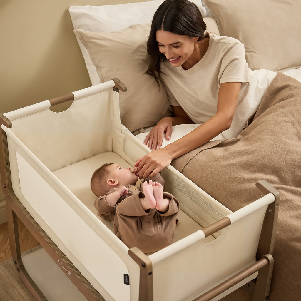 Snuz SnüzPod5 Bedside Crib w/ wheels