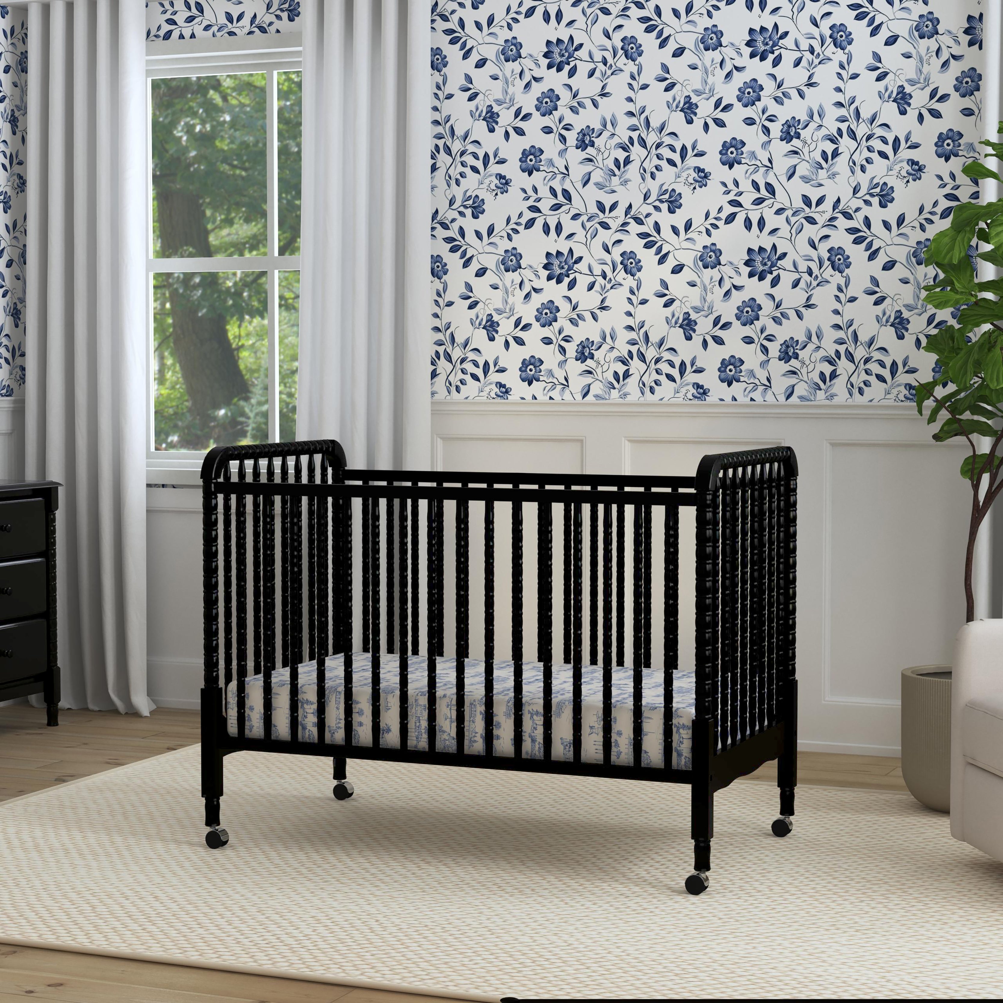Jenny Lind Spindle Crib – Baby Grand
