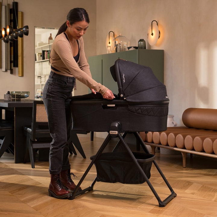 Nuna Demi Next/Icon Bassinet + Stand
