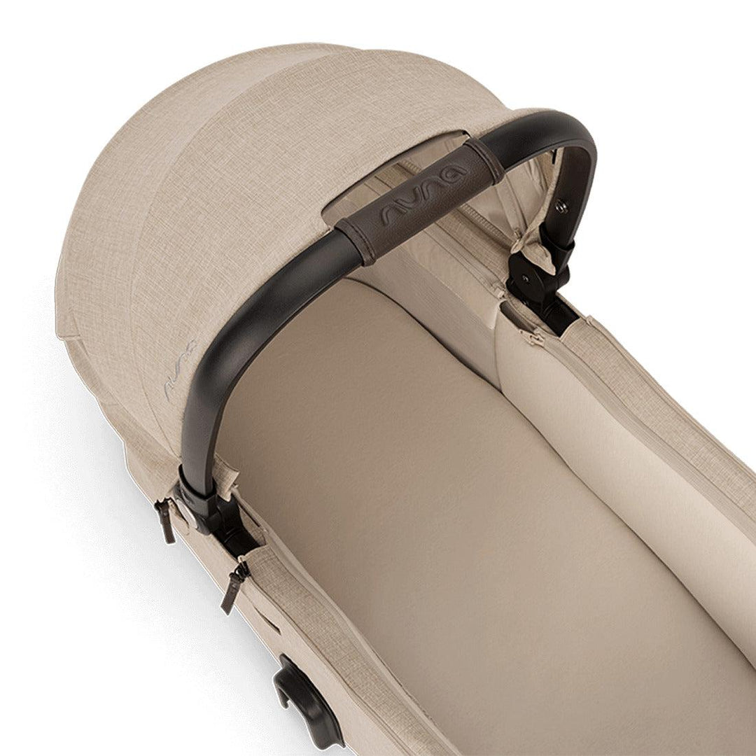 Nuna Demi Next/Icon Bassinet + Stand