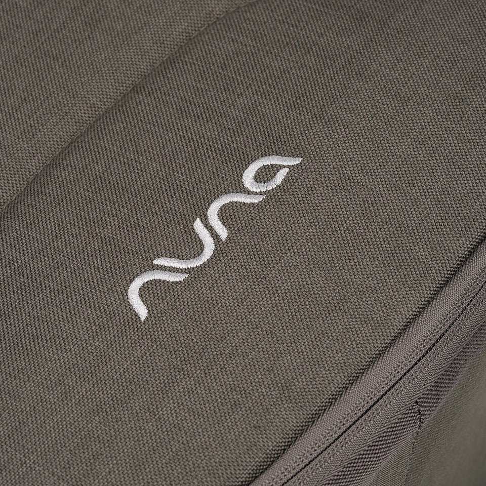 Nuna Demi Next/Icon Bassinet + Stand