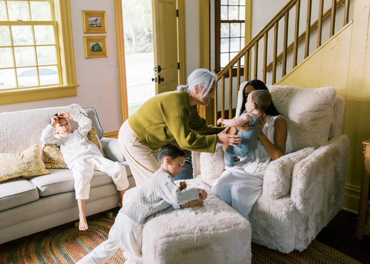 Oilo - Ollie: a Chair and a Half Swivel Nursery Glider -Aussie