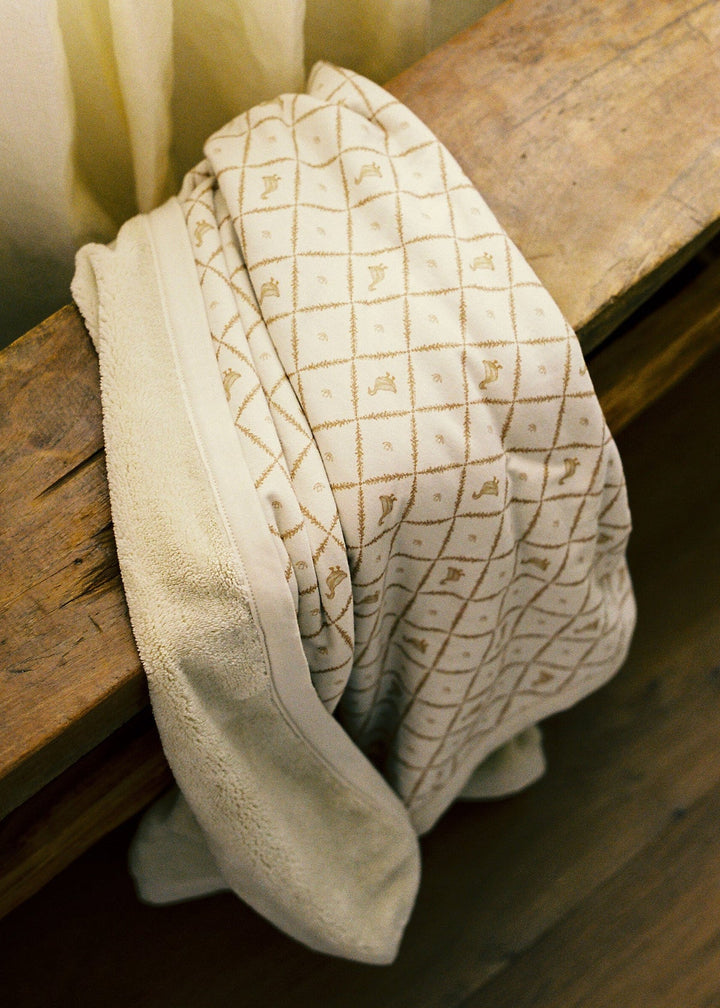 Oilo Cuddle Blanket