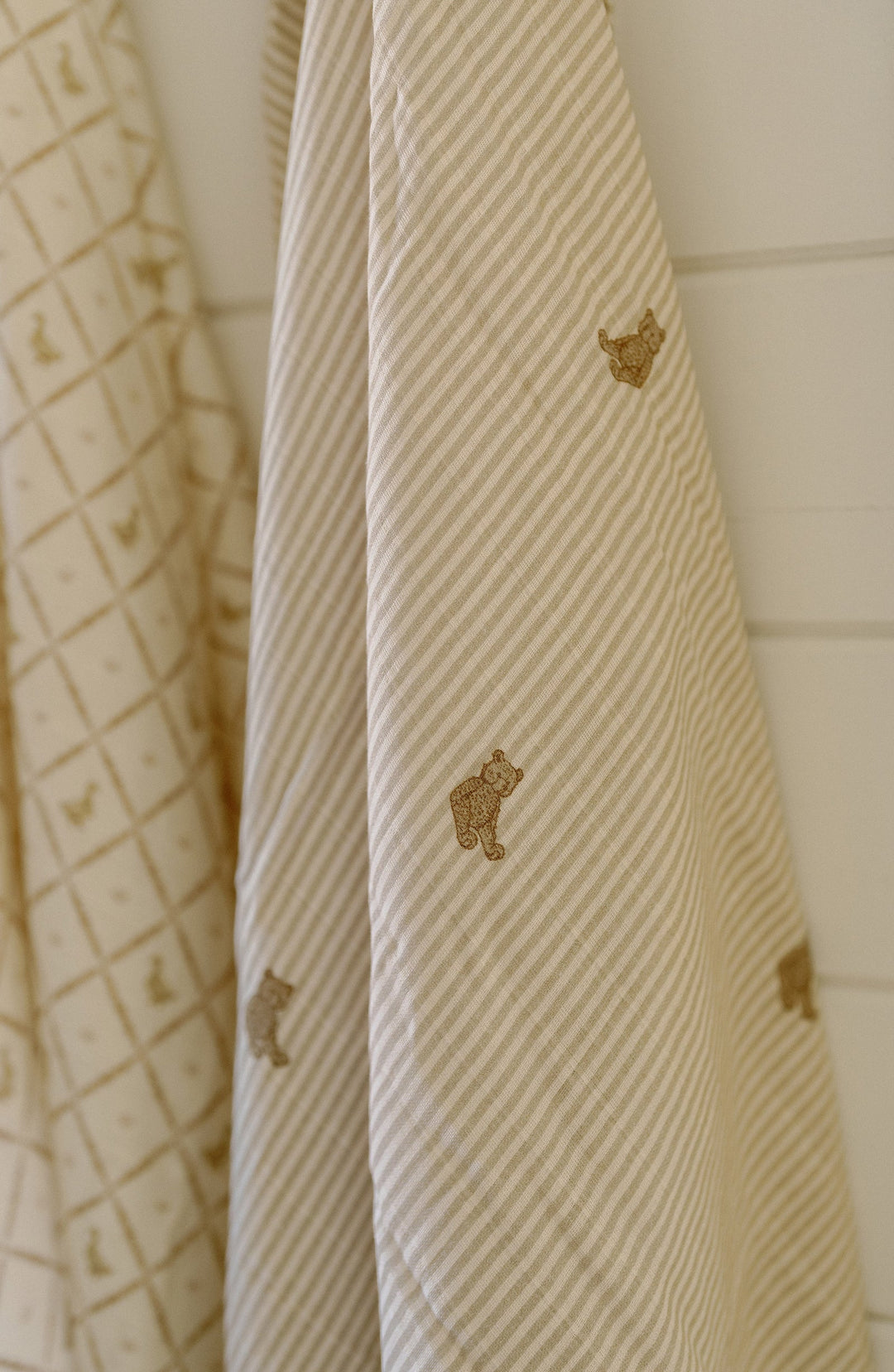 Oilo Muslin Swaddles Bear & Butter Yellow Duck