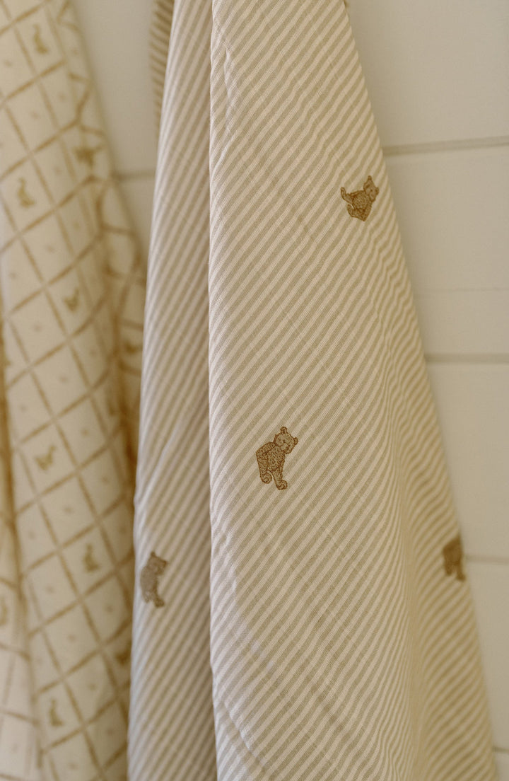 Oilo Muslin Swaddles Bear & Butter Yellow Duck