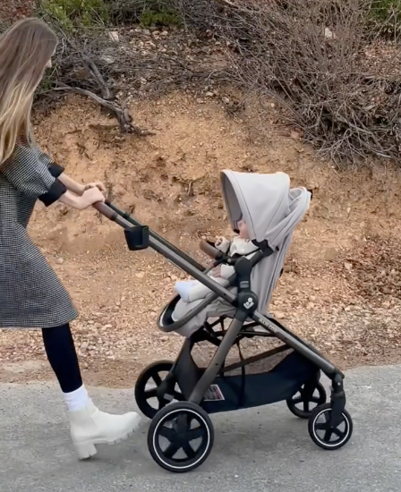 Maxi Cosi Zelia 2 Luxe Travel System Arctic Frost Exclusive