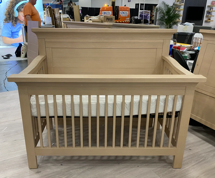 Pali Genova Convertible Crib - Straight Feet