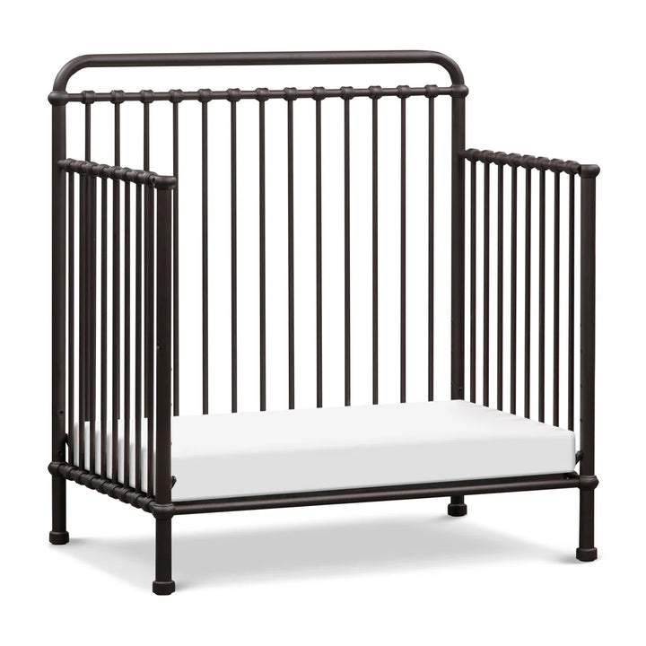 Naemsake Winston 4-in-1 Convertible Mini Crib