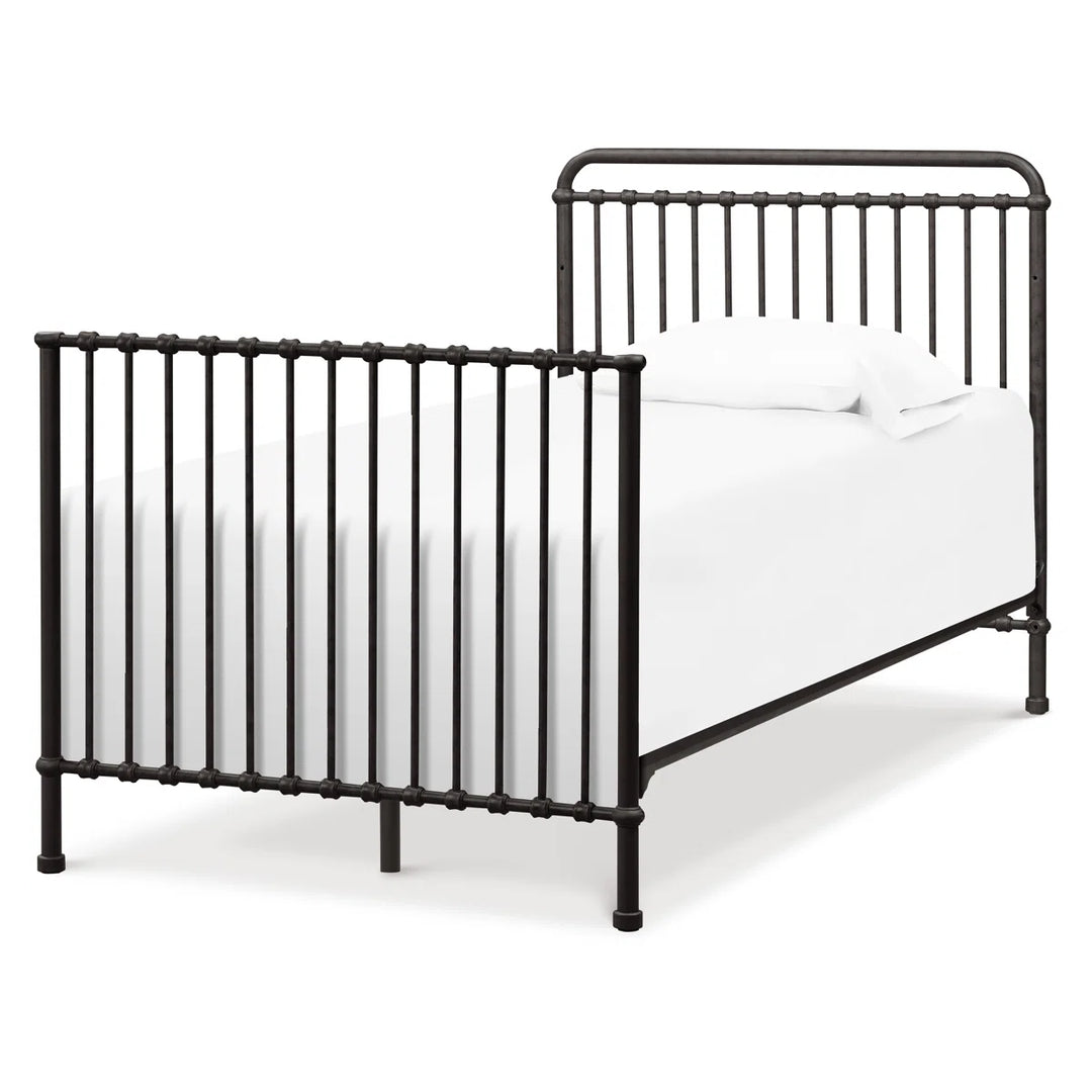 Naemsake Winston 4-in-1 Convertible Mini Crib