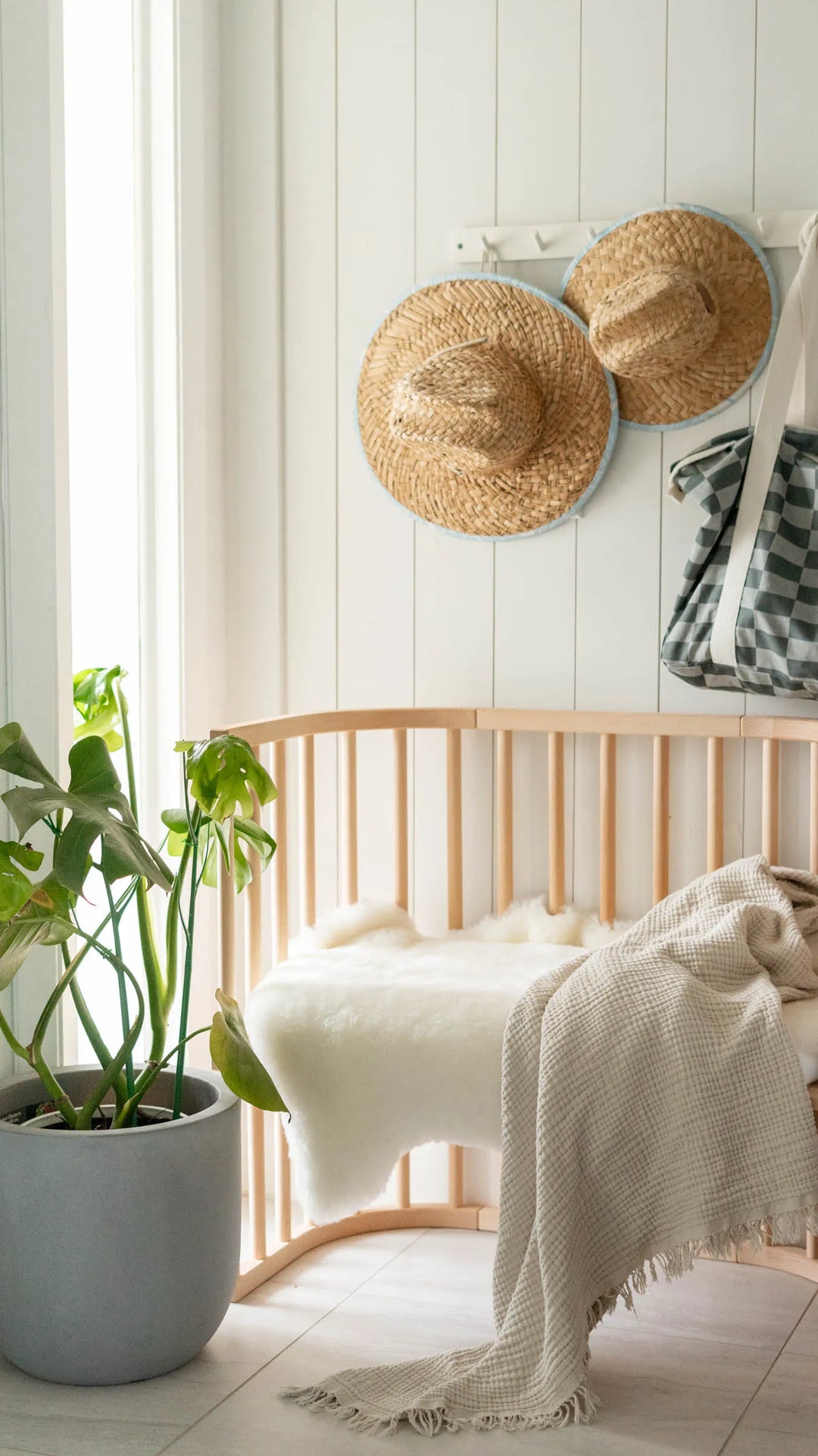 Baby Bay Bedside Bassinet - Solid Wood Natural FInish