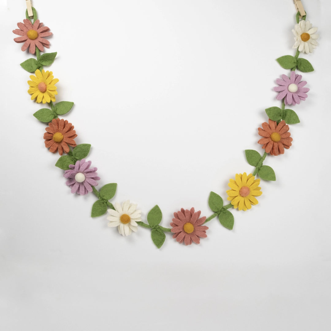 Winding Road Garland - Pastel Daisy