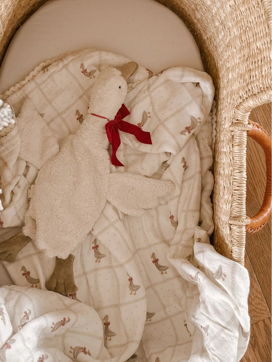 Red Bow Goose Quilted 6 Layer Blanket