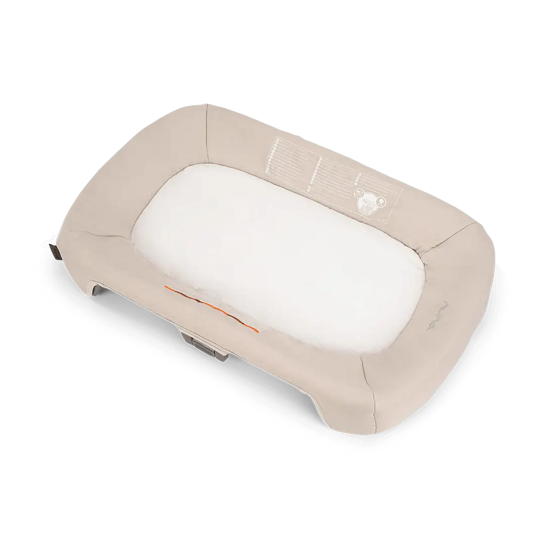 Nuna Sena Aire Playard Bundle w/Changer