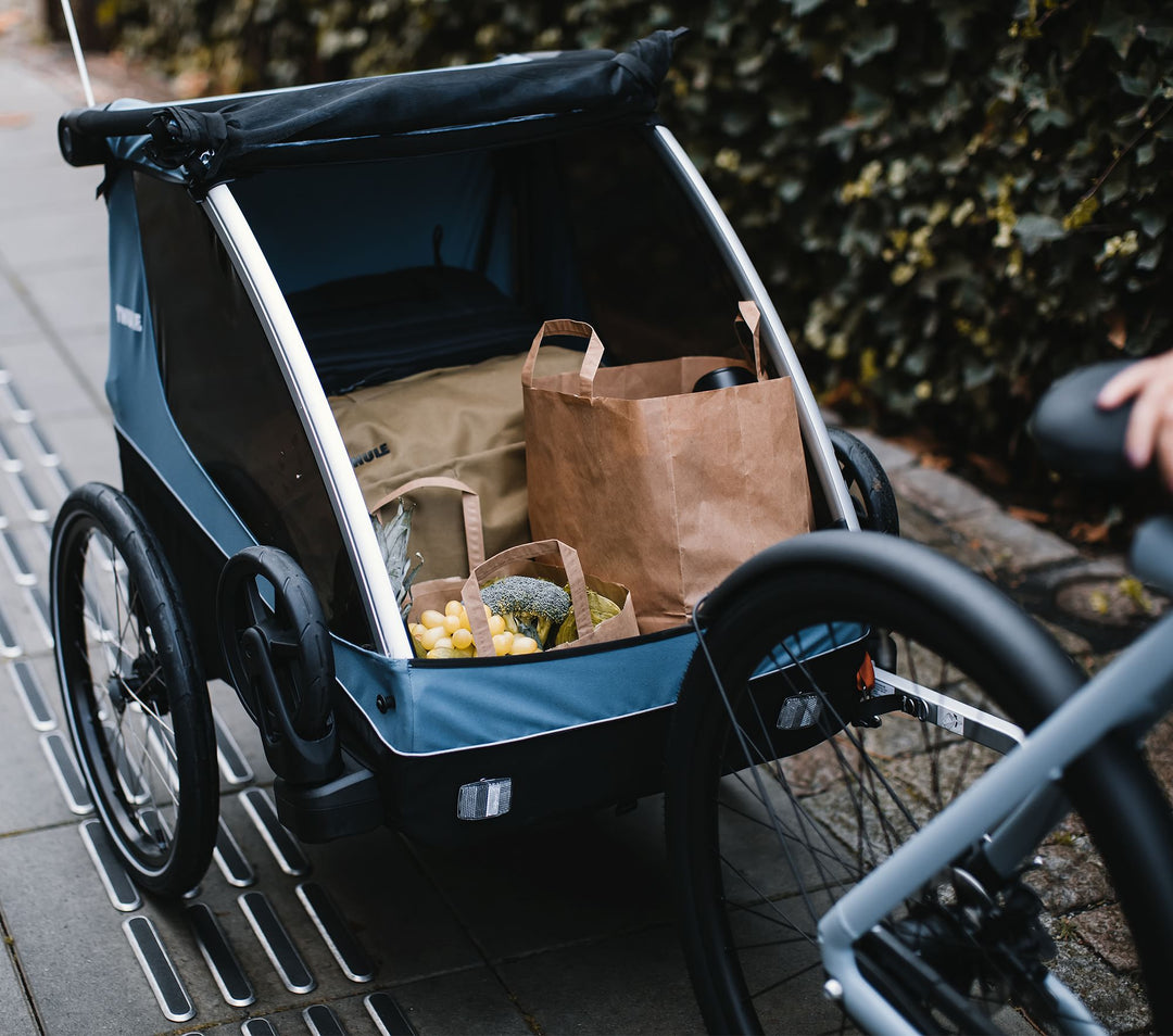 Thule Courier Bicycle Trailer in Aegean Blue