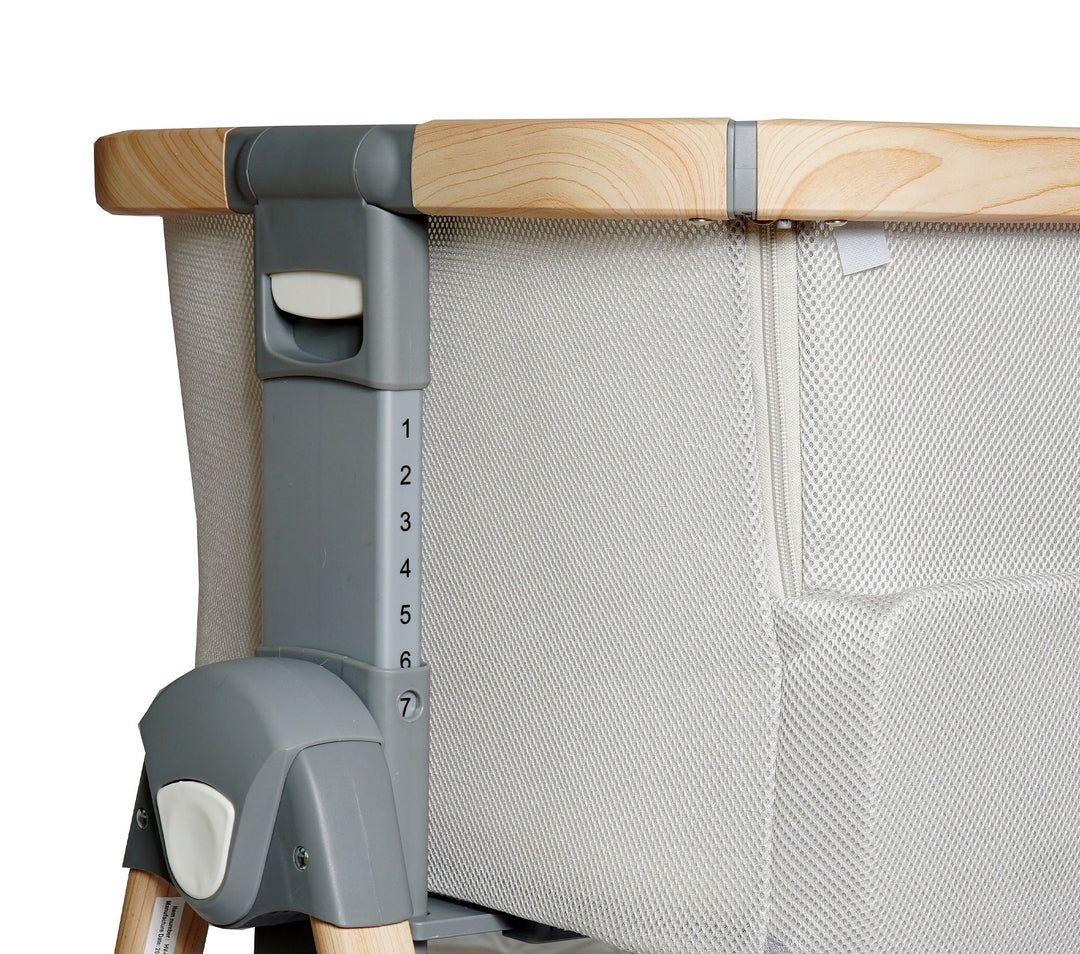 Venice Child California Dreaming Portable Bedside Bassinet w/Storage Bag