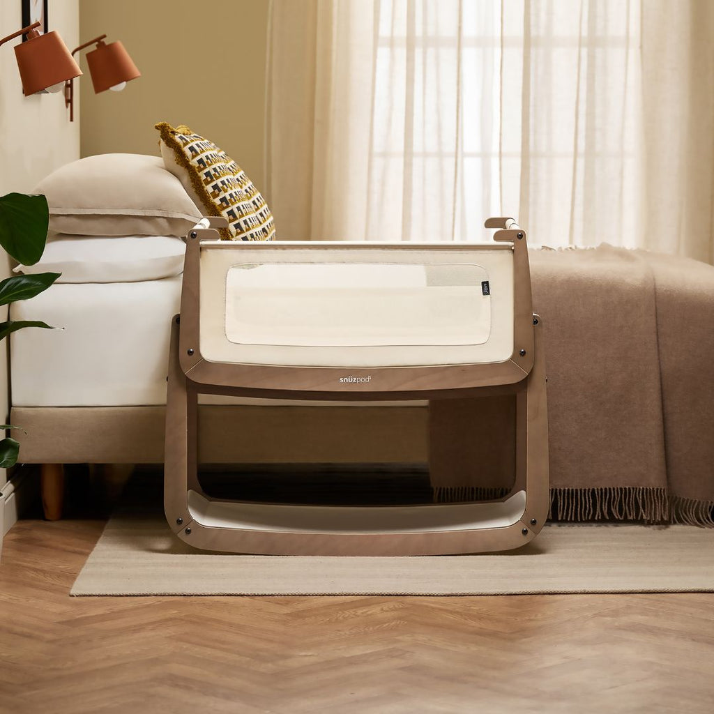 Snuz SnüzPod5 Bedside Crib w/ wheels