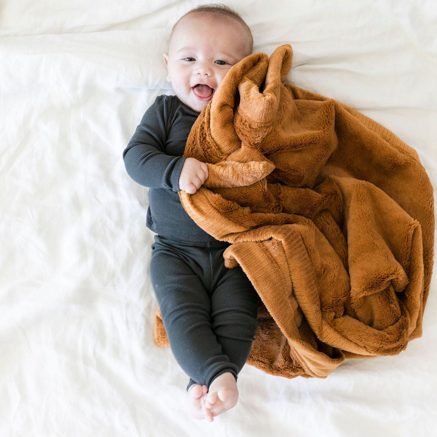 Saranoni Lush Receiving Blanket Baby Grand