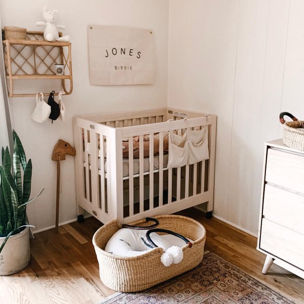 Small store wood crib