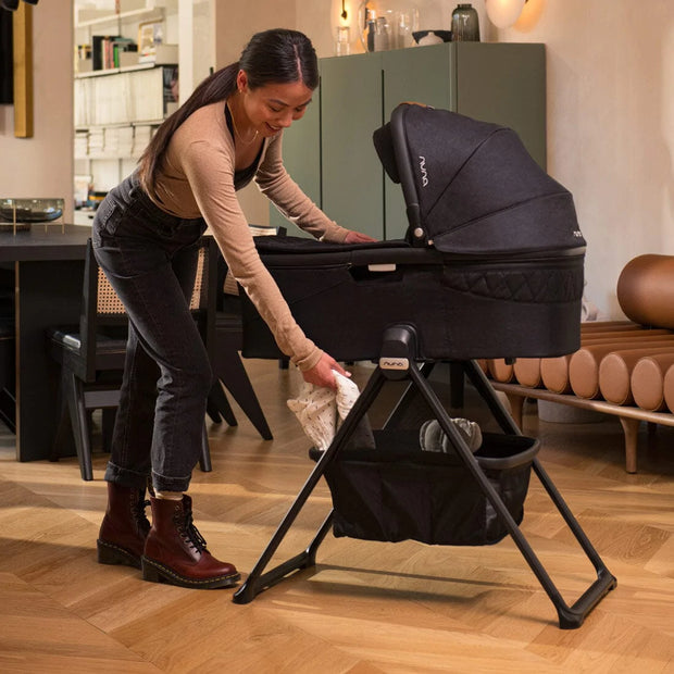 Nuna Mixx Bassinet and Stand Baby Grand