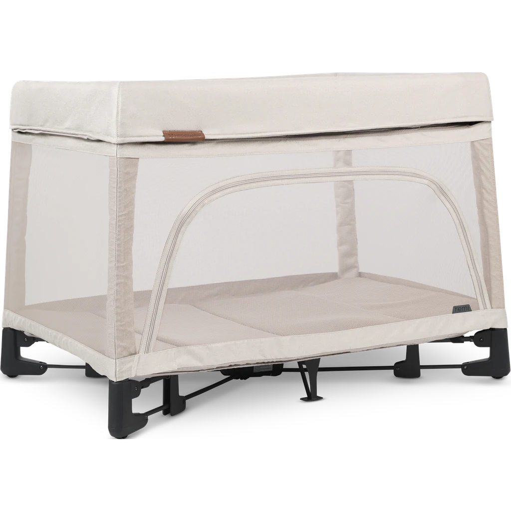 Uppababy Remi Playard w Bassinet Baby Grand