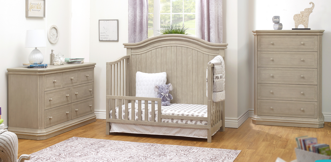 Sorelle Vista Elite Crib and Dresser Set