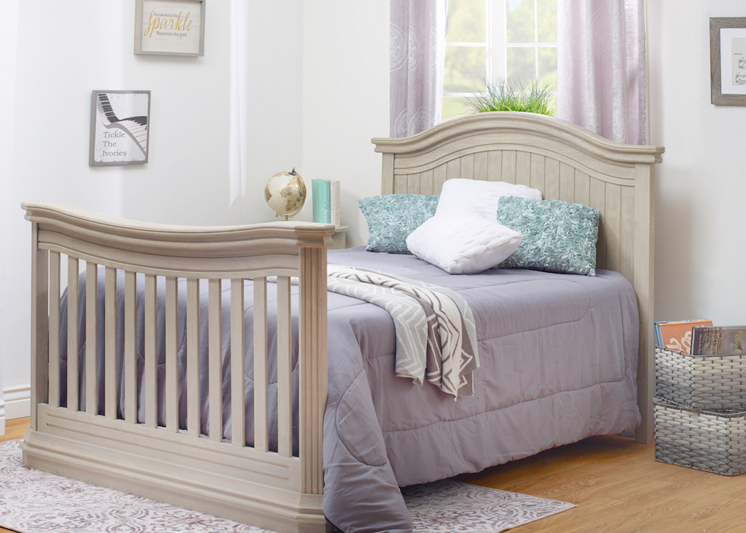 Sorelle Vista Elite Crib and Dresser Set Baby Grand