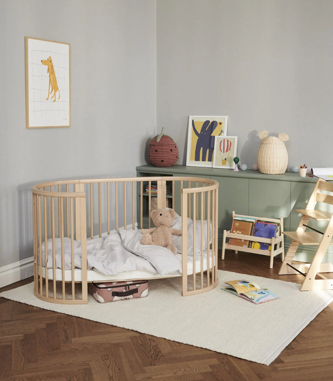 Stokke crib best sale converts to chairs
