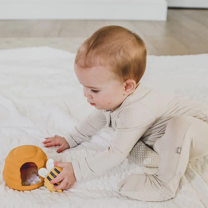 Lucy Darling Teether Toy Honey Bee – Baby Grand